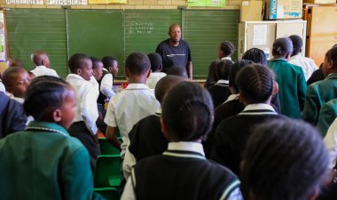 Johannesburg, Güney Afrika, 26 Ekim 2011, Afrikalı çocuk İlköğretim Okulu sınıf