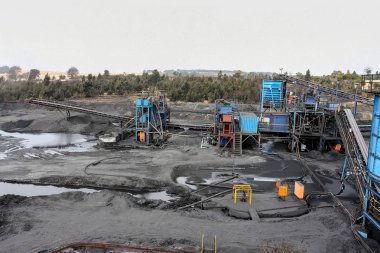 Açık çukur kömür madenciliği ve işleme Güney Afrika. Çamaşır ve depolama