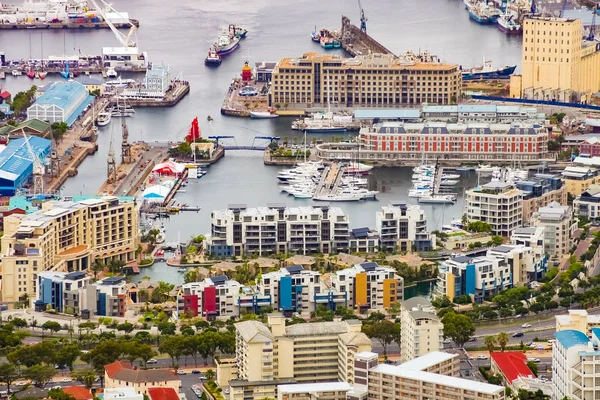 Cape Town, Güney Afrika, Cape Town Harbor V ve A Waterfront görünümünü 07 Aralık 2011, yüksek