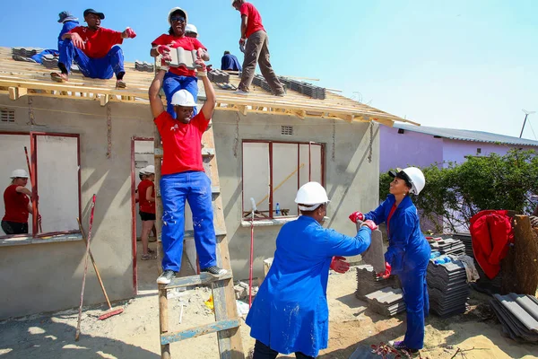 Soweto South Africa September 2011 Diverse Community Members Building Low — Stock Photo, Image