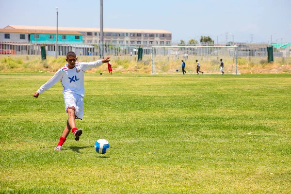 Cidade Cabo África Sul Dezembro 2011 Diversas Crianças Jogando Futebol — Fotografia de Stock