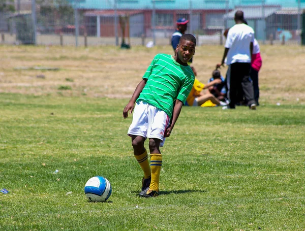 Cape Town Południowa Afryka Grudnia 2011 Zróżnicowane Dzieci Gry Piłka — Zdjęcie stockowe