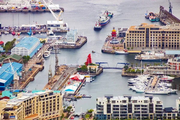 Cape Town, Güney Afrika, Cape Town Harbor V ve A Waterfront görünümünü 07 Aralık 2011, yüksek