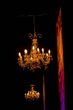 Mumlar ve kurumsal olay veya gala yemeği için lambalar