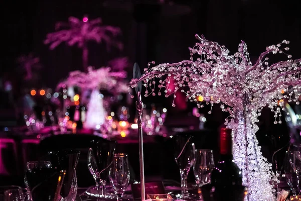 Růžová Fialová Dekorativní Svíčky Lampy Pro Firemní Akce Slavnostní Večeře — Stock fotografie