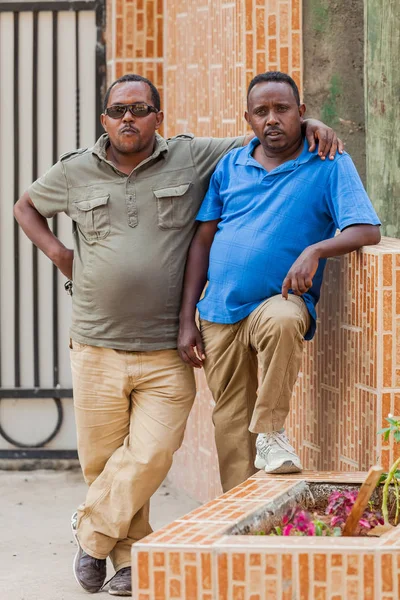 Addis Abeba Etiopie Leden 2014 Dvou Afrických Mužů Pózuje Pro — Stock fotografie