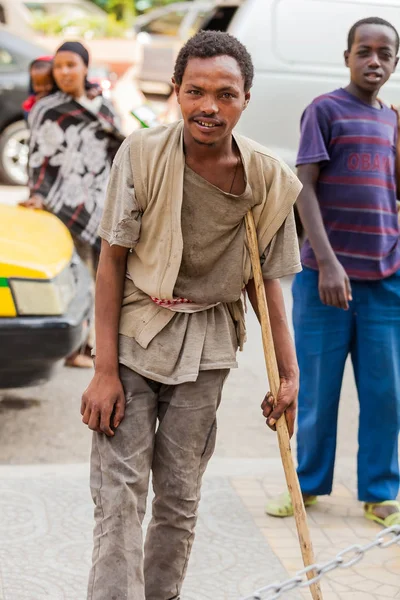 Addis Ababa, Etiyopya, 27 Ocak 2014, sokakta bir fotoğraf için poz dostum