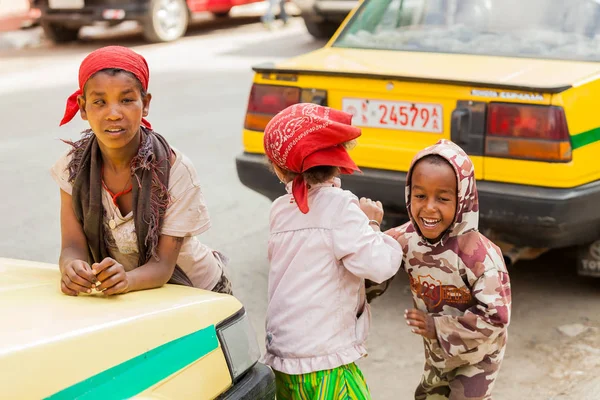 Addis Abeba Etiopie Leden 2014 Tři Malé Osiřelých Děti Ulice — Stock fotografie