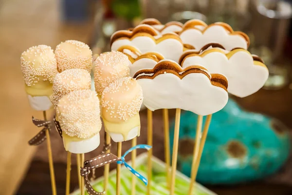 Çikolata ve karamel ile Hindistan cevizi pul lolipop gala yemeği ziyafet Event'de catering için