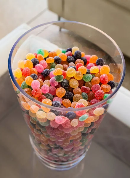 Küçük şekerli jöle fasulye Şeker Tepesi dondurma veya diğer puding tatlısı olarak