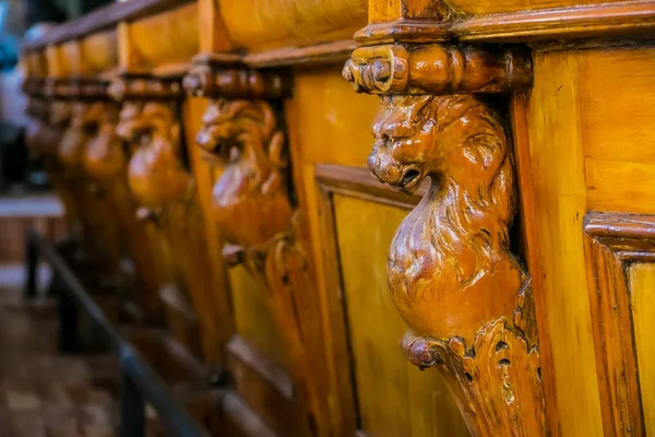 Ornate Wooden Bar Counter Carved African Lions Gentleman Club — Stock Photo, Image