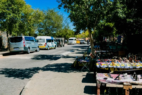 African Curios a la venta en la calle Soweto Township — Foto de Stock