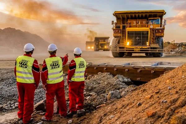 Rustenburg Afrique Sud Octobre 2012 Grands Camions Benne Basculante Transportant — Photo