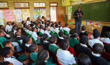 Afrikalı çocuklar İlköğretim Okulu sınıf