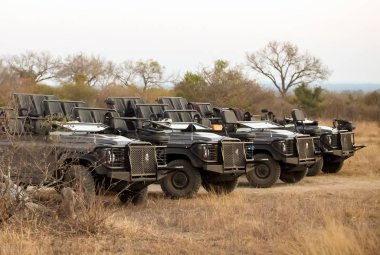 Üst üste Güney Afrika bush oyun rezerv Park safari 4 x 4 Araçlar