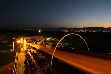 platinum üzerinde araştırma Silosu ve konveyör kemerleri platin üzerinde benim benim