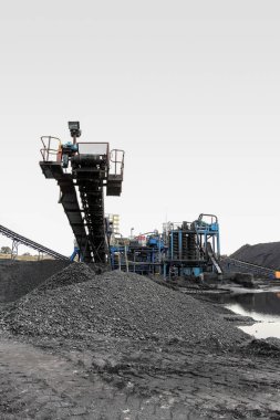 Açık çukur kömür madenciliği ve işleme Güney Afrika. Çamaşır ve depolama