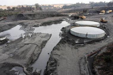 Açık çukur kömür madenciliği ve işleme Güney Afrika. Çamaşır ve depolama