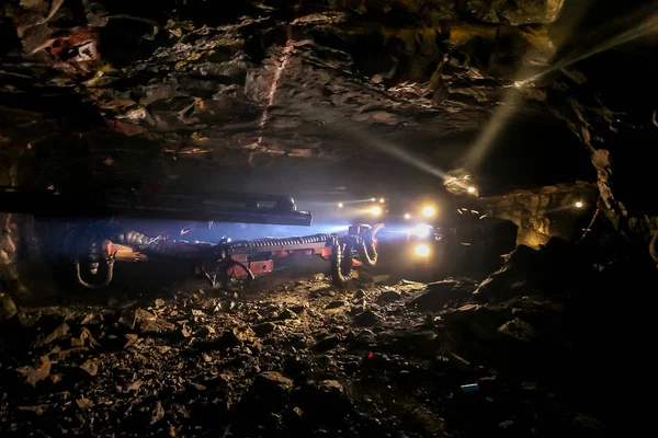 Dinamit için delik delme yeraltı platin ve Chrome incelemesi