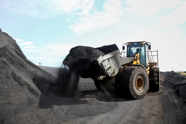 Cargador Frontal Minería Que Transporta Mineral Manganeso Para Procesamiento Almacenamiento — Foto de Stock