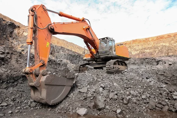 Dagbrott Gruvdrift Mangan Grävmaskin Gräva Malm Rika Rock Och Lasta — Stockfoto