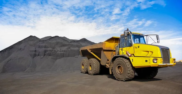 Camión Volquete Minería Que Transporta Manganeso Para Procesamiento Minería Manganeso — Foto de Stock