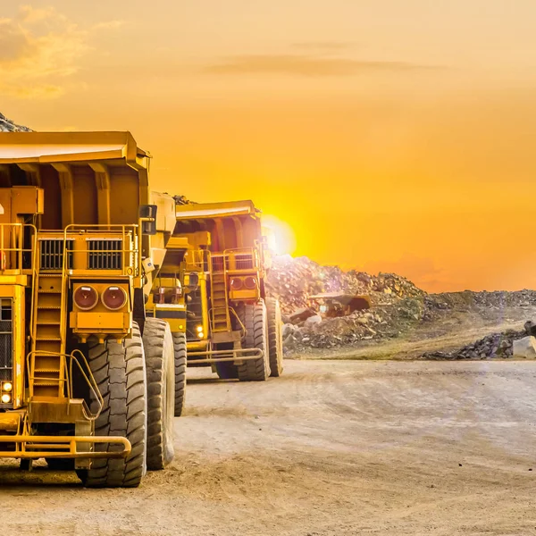 Platin Paladyum madencilik ve işleme, damperli kamyon taşıma için kayalar