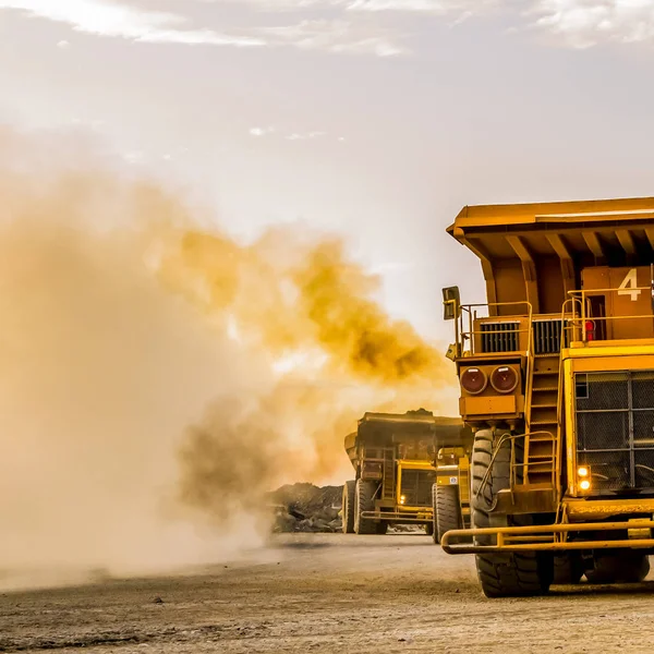 Platino Paladio Minería Procesamiento Camión Volquete Para Transporte Rocas — Foto de Stock