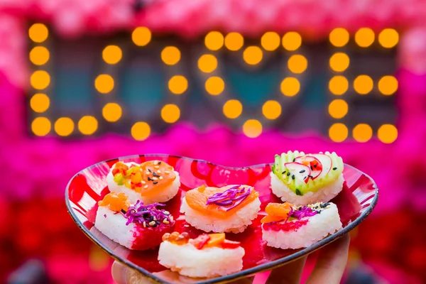 Zachte Focus Valentines Day Hart Vormige Sushi Platter Met Liefde — Stockfoto