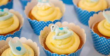 Gala yemeği ziyafet Event'de catering için ekranda küçük peri Cupcakes