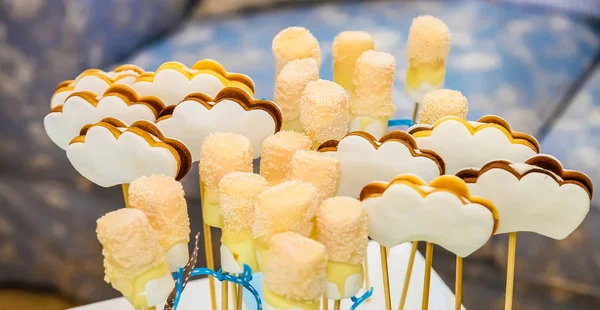 Çikolata ve karamel ile Hindistan cevizi pul lolipop gala yemeği ziyafet Event'de catering için