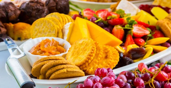 Fruit Salade Kaas Boord Lentefeest Picknick Evenement — Stockfoto