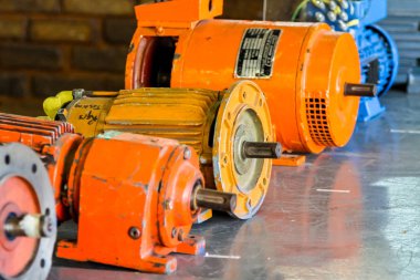 Johannesburg, Güney Afrika - 8 Mayıs 2012: eski elektrik motorları mesleki eğitim okulu