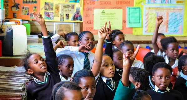 Soweto South Africa Października 2011 Afrykańskich Dzieci Klasie Szkoły Podstawowej — Zdjęcie stockowe