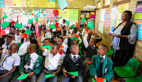 Afrykańskie Dzieci Nauczycieli Klasie Podstawówki Soweto South Africa Października 2011 — Zdjęcie stockowe