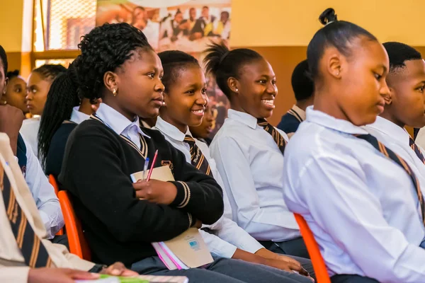 Johannesburg Südafrika März 2017 African Schülerinnen Und Schüler Einem Klassenzimmer — Stockfoto