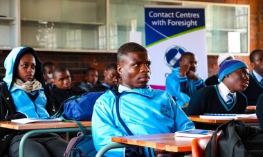 Johannesburg, Güney Afrika - 29 Temmuz 2011: Afrika lise çocuk sınıf ders