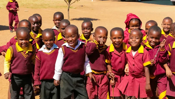 Polokwane Südafrika April 2009 Afrikanische Grundschulkinder Der Mittagspause — Stockfoto