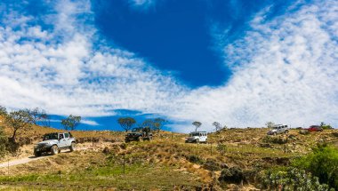 Harrismith, Güney Afrika - 02 Ekim 2015: 4x4 Dağ Yolu Sürücü Eğitimi Drakensberg 'deki Camp Jeep' te