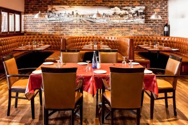 Booth tarzı restoran Diner Johannesburg, Güney Afrika - 07 Ağustos 2013: iç kahverengi iç