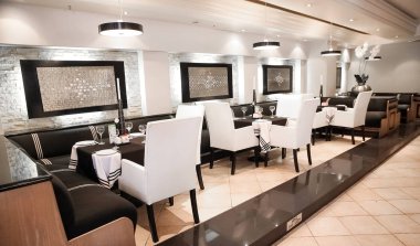 Up-Market Bistro Restaurant'ta Johannesburg, Güney Afrika - 27 Nisan 2011: iç