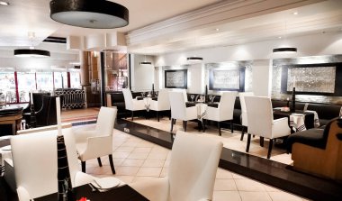 Up-Market Bistro Restaurant'ta Johannesburg, Güney Afrika - 27 Nisan 2011: iç