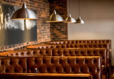 Booth tarzı restoran Diner Johannesburg, Güney Afrika - 07 Ağustos 2013: iç kahverengi iç