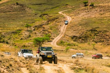 Harrismith, Güney Afrika - 02 Ekim 2015: 4x4 Dağ Yolu Sürücü Eğitimi Drakensberg 'deki Camp Jeep' te
