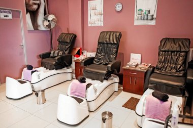 Bir alışveriş merkezinde bir güzellik salonu Johannesburg, Güney Afrika - 05 Temmuz 2011: iç içinde