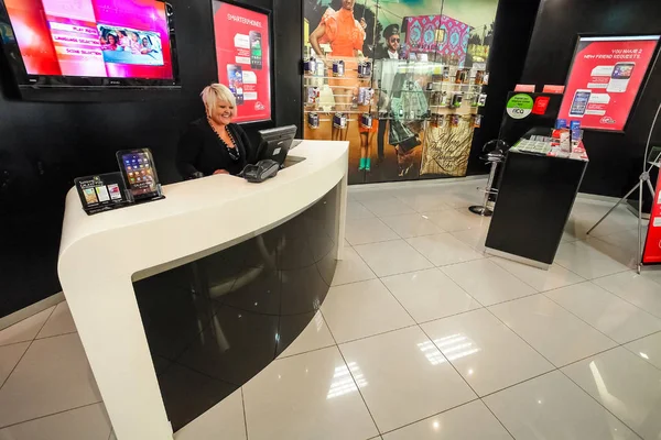 Johannesburgo Sudáfrica Julio 2011 Interior Una Tienda Teléfonos Móviles Centro — Foto de Stock