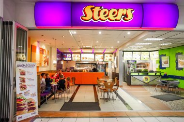 Johannesburg, Güney Afrika - 05 Temmuz 2011: iç Fast Food Take Out Restoran bir alışveriş merkezinde