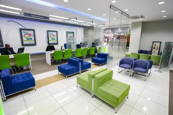 Johannesburg, Güney Afrika - 17 Haziran 2011: Modern Afrika Bankasının İçi