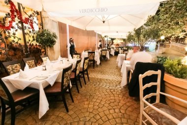 Johannesburg, Güney Afrika - 27 Kasım 2008: iç ve dış Akdeniz Restoran