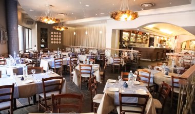 Up-Market Yunan Bistro Restaurant'ta Johannesburg, Güney Afrika - 27 Nisan 2011: iç